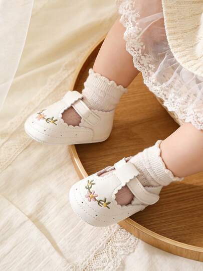Infant Girls Mary Jane Shoes | Floral Embroidered Soft Leather Infant Shoes | Non-Slip Scalloped Edge First Walker Crib Shoes For Newborn & Toddler 0-18 Months