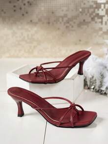 Giày sandal cao gót mũi vuông kiểu dáng đan chéo nhiều quai, dép bít mũi cao gót thời trang, gót cao màu đỏ tía thoải mái, gót thấp, phù hợp cho mọi dịp trang trọng dành cho phụ nữ, trang phục mùa xuân hè. - Màu Đỏ Sâu - Xem 4