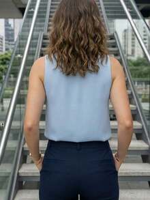 Elegant Women's Blouse - 嬰兒藍帆船賽 - 查看 2
