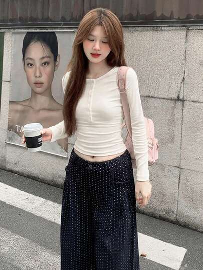 韩版甜美火辣少女粉色长袖T恤，秋冬款，半领，修身版型，春季打底衫 白色