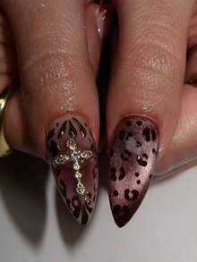 24片中号杏仁形假指甲，饰有法式甜美花卉图案、可爱金色海星、柔和波浪形闪亮金色珠子/粉色3D蝴蝶花/撞色金属豹纹十字架，适合所有女性，可作为女士礼物。 - 棕色 - 查看 3