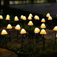 Luci da giardino a energia solare a forma di fungo, 20 LED, 8 modalità, IPX4 impermeabile, picchetti decorativi da esterno per cortile, terrazza, Pasqua, compleanno e illuminazione d'atmosfera per le festività - luce bianca calda - Visualizzare 2