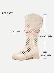 白色尖头粗跟高筒靴，V 领修身镂空网眼牛仔靴，夏季必备 - 米色 - 查看 7