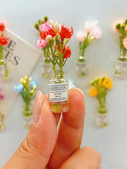 Bình hoa mini 3D phát sáng bằng nhựa với hoa tươi, sáng tạo để trang trí tiểu cảnh xe hơi hoặc bàn làm việc, bộ bình hoa nhựa phát sáng trong bóng tối để tự làm đồ trang trí bảng điều khiển xe/nhà/đồ thủ công, màu sắc hỗn hợp ngẫu nhiên, quà tặng lý tưởng. Những đồ trang trí bằng nhựa này hoàn hảo cho quà tặng tiệc tùng, các dự án trên bàn làm việc, đồ thủ công và trang trí xe hơi. Chúng không cần pin và cũng có thể được sử dụng làm vật trang trí trung tâm.