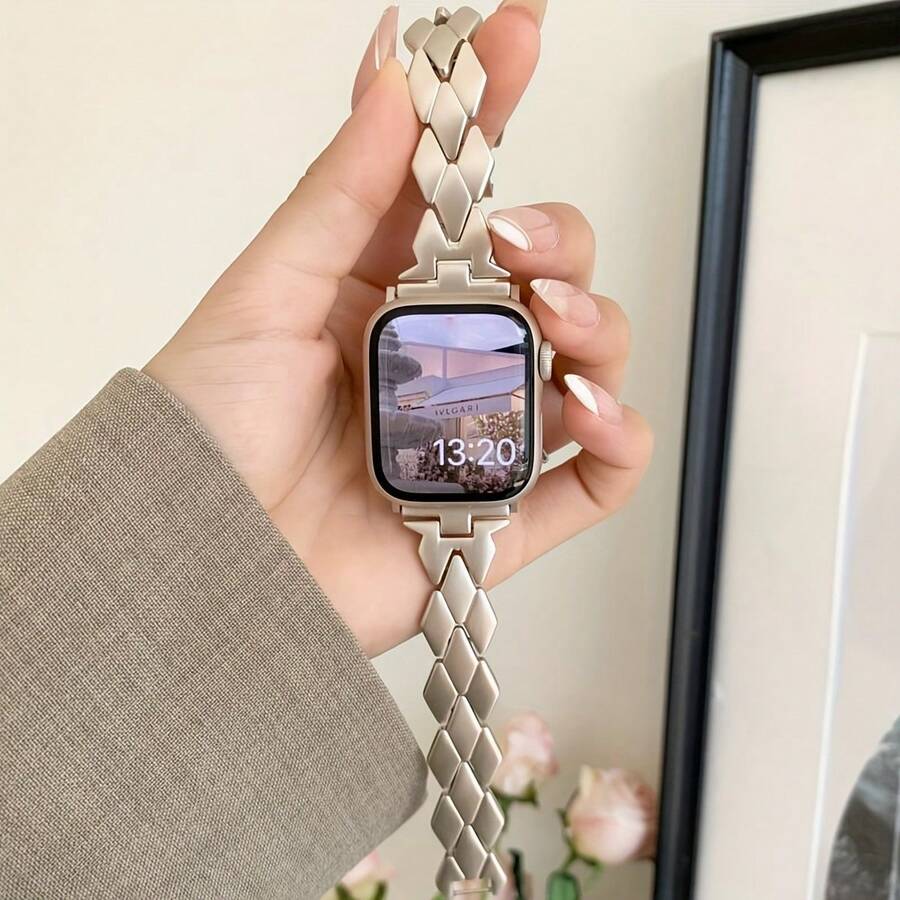 1pc Women's New Starlight Metal Bracelet, Compatible With Apple Watch Band 44mm, 40mm, 45mm, 41mm, 42mm, 46mm, 38mm, Ultra 2, 49mm, Fashion Simple Women's Watch Band, Suitable For IWatchSeries 11, 10, 9, 8, 7, SE, 6, 5, 4, 3, 2, 1. Fashion Watch Band, Smartwatch Band, Compatible With Apple Watch Band, Bracelet Band, Smartwatch Band, Watch Band, Smartwatch Band - Starlight - View 1