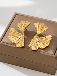 1 Pair Fashionable & Delicate Gold Ginkgo Leaf Earrings, Vintage Minimalist Elegant Jewelry For Women, Suitable For Daily Wear, Vacation, Dates And Parties - Gold - View 4