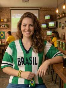 Camiseta Listrada Brasil Copa do Mundo Feminina Tricot Modal Canelado Decote V Manga Curta Verão - Verde/Branco - Visão 2