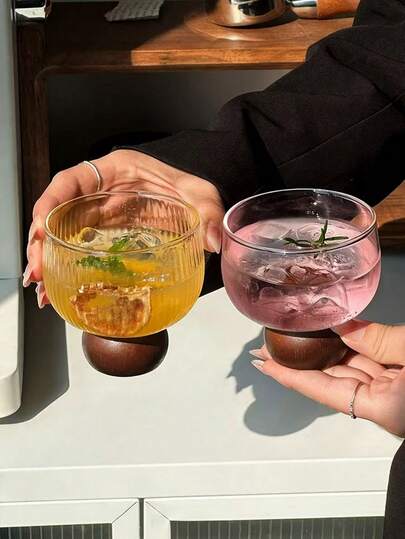 1 chiếc cốc thủy tinh đế gỗ cao cấp, kiểu dáng retro, thích hợp làm cốc cocktail, cốc rượu trái cây, cốc đồ uống, cốc cà phê, cốc trà chiều tinh tế, cốc nước văn phòng, cốc trà khách phòng khách.