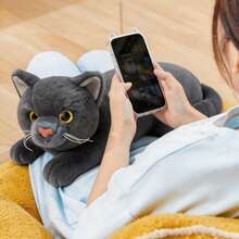 26厘米/10.23英寸卧姿猫毛绒玩具，柔软蓬松，金丝虎斑/暹罗/三花猫款式，逼真猫咪毛绒玩具，生日和节日礼物，男孩女孩收藏玩具，万圣节和圣诞节礼物，儿童节礼物 - 彩色 - 查看 11