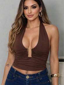 Women's Cropped Blouse With Buckle And Deep Neckline - Elegant, Sexy, And Sophisticated - 鏽棕色 - 查看 1