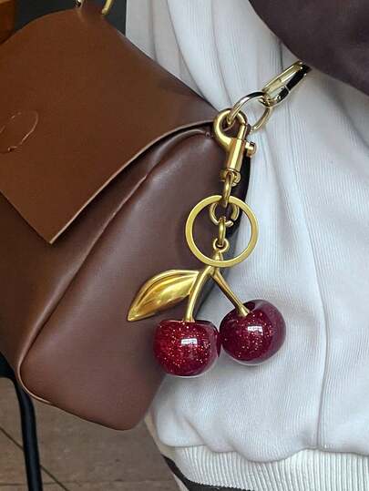1个独特闪亮樱桃造型吊坠，新款樱桃水晶吊坠，钥匙扣吊坠，带环樱桃装饰钥匙扣，闪亮树脂制品，适合作为包包配饰，适合女士手提包