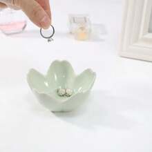 White Lotus Leaf Shape Ring Jewelry Dish HolderSmall Trinket Jewelry Tray Decorative Jewelry Plate Bowl Key Bowl Birthday Engegament Gifts For Women Friends Ceramic - Hiệu ứng lò nung màu xanh lá cây - Xem 2