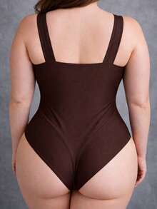 Elegant Women's Sleeveless Plus Size Swimsuit, Regular Length, One-Piece Design With A Twisted Detail At The Front And Slight Stretch For Casual Wear. - 鏽棕色 - 查看 3