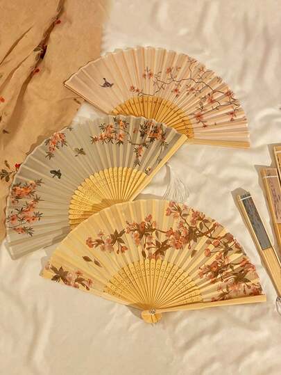 1pc Foldable Chinese Style Bamboo Flower Tassel Fan, Elegant Comfortable Luxurious Design, Suitable As Photography Prop, Portable Folding, Applicable For Wedding Dance, Church Wedding, Party Gifts