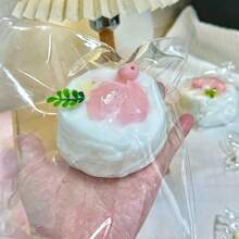 高品质蜜桃蛋糕造型慢回弹玩具，结实耐用，极具吸引力的硅胶材质，可缓解压力，舒缓情绪，是馈赠佳品，节日礼物，生日礼物，完美之选。 - 彩色 - 查看 2