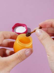 1/3个6克空唇部护理容器，可爱润唇膏罐带勺，塑料唇彩罐，多用途，可用于唇膜、口红和DIY项目 - 彩色 - 查看 4