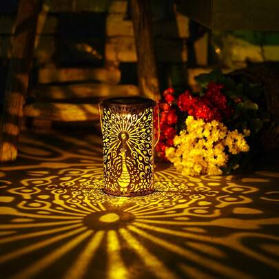 1 pieza Farol de hierro con diseño de pavo real alimentado por energía solar, vintage, resistente al agua para exteriores, se enciende automáticamente por la noche, lámpara colgante para jardín, luz de ambiente