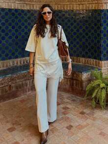 Asymmetric Hem Lace Patchwork T-Shirt In Beige Casual - Beige - View 3