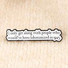 “你知道你已经成年了”语录珐琅徽章，趣味短语，X世代胸针翻领别针徽章，可别在背包、服装配饰、时尚珠宝上，是送给朋友的绝佳礼物。 - 黑色 - 查看 5