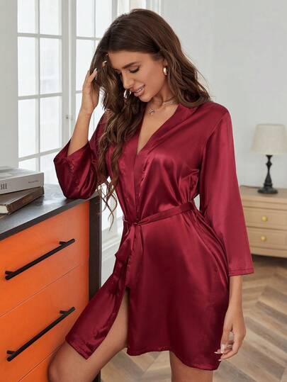 Áo ngủ satin thắt eo, kiểu dáng mở phía trước, Luxeloungewear, Thu Đông.