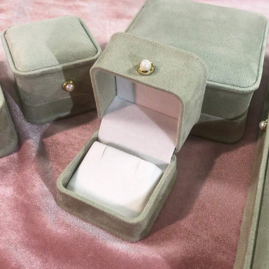 SANRIO Hộp đựng trang sức bằng nhung thời trang, hộp trang sức màu xanh lá nhạt có cúc ngọc trai, dùng để đựng bông tai, nhẫn, dây chuyền. - Nhiều màu - Xem 1