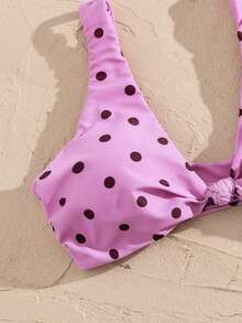 Bộ bikini 2 mảnh dành cho nữ, vải màu tím nhạt với họa tiết chấm bi nâu, áo cổ chữ V xoắn phía trước, quần tam giác cạp cao, đồ đi biển dễ thương cho kỳ nghỉ hè của phái nữ. - Nhiều màu - Xem 6