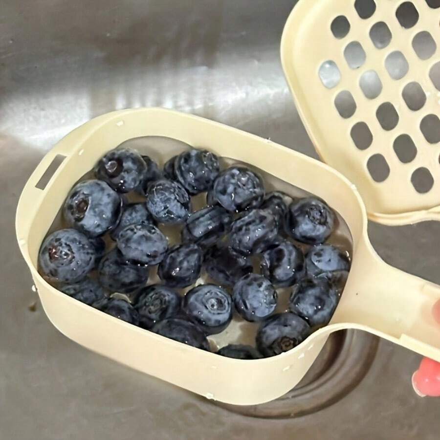 1pc Easy-Clean Mini Fruit Colander With Handle - Suitable For Cherries And Blueberries, Durable Plastic Kitchen Strainer, Fruit Rack
