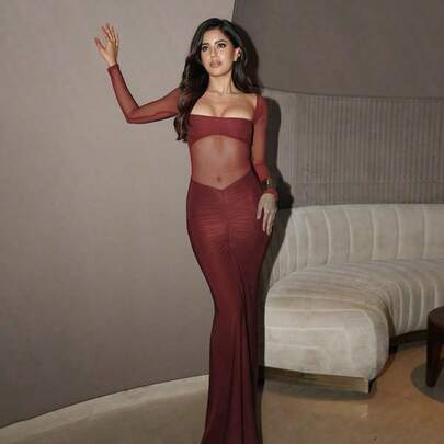 Vestido largo ajustado de moda, cuello cuadrado de manga larga, diseño con detalles de malla de contraste transparente, que muestra el encanto femenino. Elegante rojo primaveral