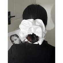 1pc White Faux Silk Super Large Fluffy High Elasticity Soft Smooth Texture Fashionable Casual Comfortable Wear All-Match Women's Hair Scrunchie With A Touch Of Luxury Scrunchies Hair Ties Scrunchy Hair Ties Ponytail Head Accessories Elastic Band Beauty Home Hair Accessories - 白色 - 查看 2