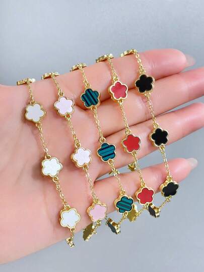 1条925纯银五叶花手链，适合女性佩戴，可用于情人节、日常佩戴和通勤搭配