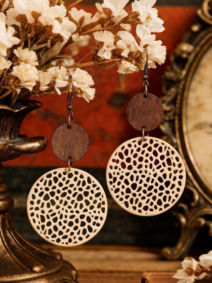 1 Pair Fashionable Bohemian Style Hollow Mesh Leather Earrings, Women's Beach Vacation Earrings