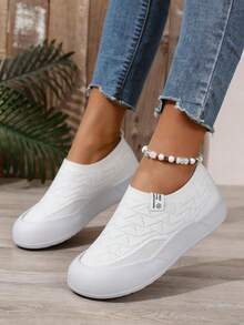 These Women's Slip-On Casual Shoes Feature A Lightweight And Breathable Mesh Upper, A Non-Slip Thick Sole, And A Cushioned, Responsive Design. They Are Washable, Have A Simple And Versatile Style, And Are Suitable For Daily Commutes, Strolls, Shopping, Outdoor Travel, And Light Activities. A Thoughtful Valentine's Day Gift. - 白色 - 查看 2