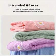 1pc Long Non-Shedding Super Soft Bath Towel, Wearable Absorbent Women's Towel Bathrobe With Pocket, Daisy Pattern Household Wrap Towel Robe, Bathroom Supplies, Home Supplies Home Bathroom Decor Fall Decor Back To School For Beauty Salon Home Bathroom Bath Towel Sheet - Khăn Tắm Dài Màu Hồng-Daisy - Xem 3