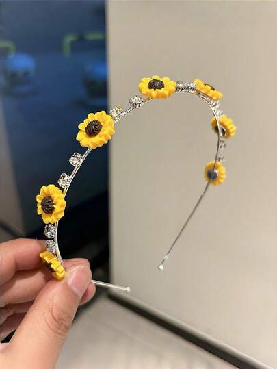 1个镶钻雏菊发箍，甜美百搭的女孩发饰，适合日常佩戴
