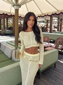 春夏新款女装时尚休闲Y2K度假风两件套，露脐长袖上衣搭配弹力腰身修身迷你裙，性感贴身轻盈镂空针织罩衫套装，适合海滩度假、海滩派对、假日郊游、约会、聚会、音乐节等场合。 - 黃色 - 查看 1