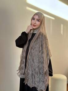 1件优雅休闲纯色褶皱绉纱卷发头巾，用途广泛，可用作头巾、头巾、披肩，透气防晒，适合日常佩戴、祈祷、旅行、夏季海滩度假，四季皆宜，是您每日穿搭的理想之选。 - 彩色 - 查看 15