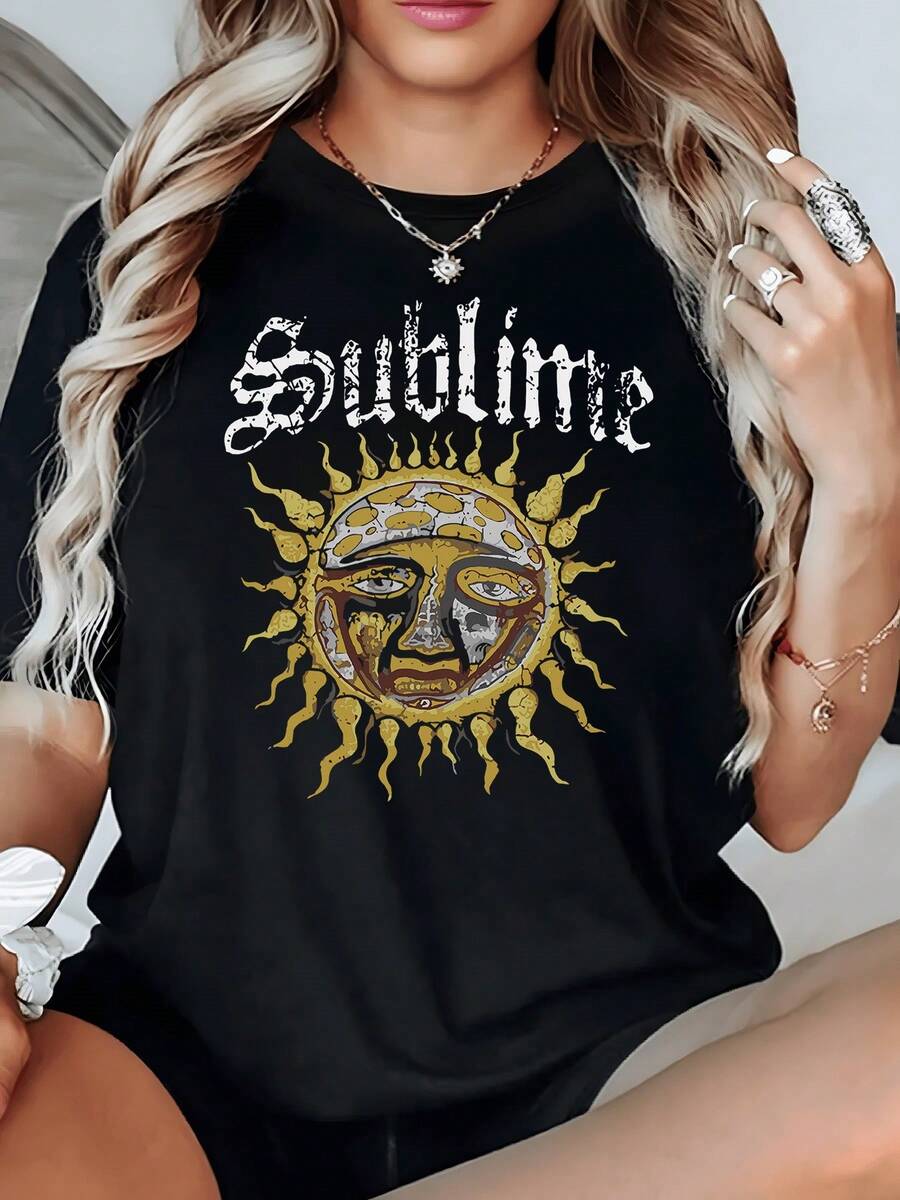 Sol radiante con destellos dorados que simbolizan energía positiva y libertad interior rodeando un espacio místico que inspira fuerza espiritual y conexión con la luz camiseta de mujer casual cómoda para uso diario 220g - Negro - Ver 1