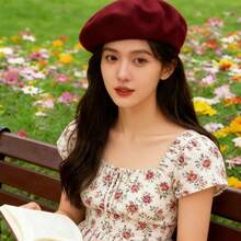 Women Vintage Wool Beret Hat  Classic French Style Soft Cap  All-Season Wearable Lightweight Knit Beret  Solid Color Artist Beret For Daily Outfits, Travel & Parties  Versatile Casual & Chic Accessory - 酒紅色 - 查看 1