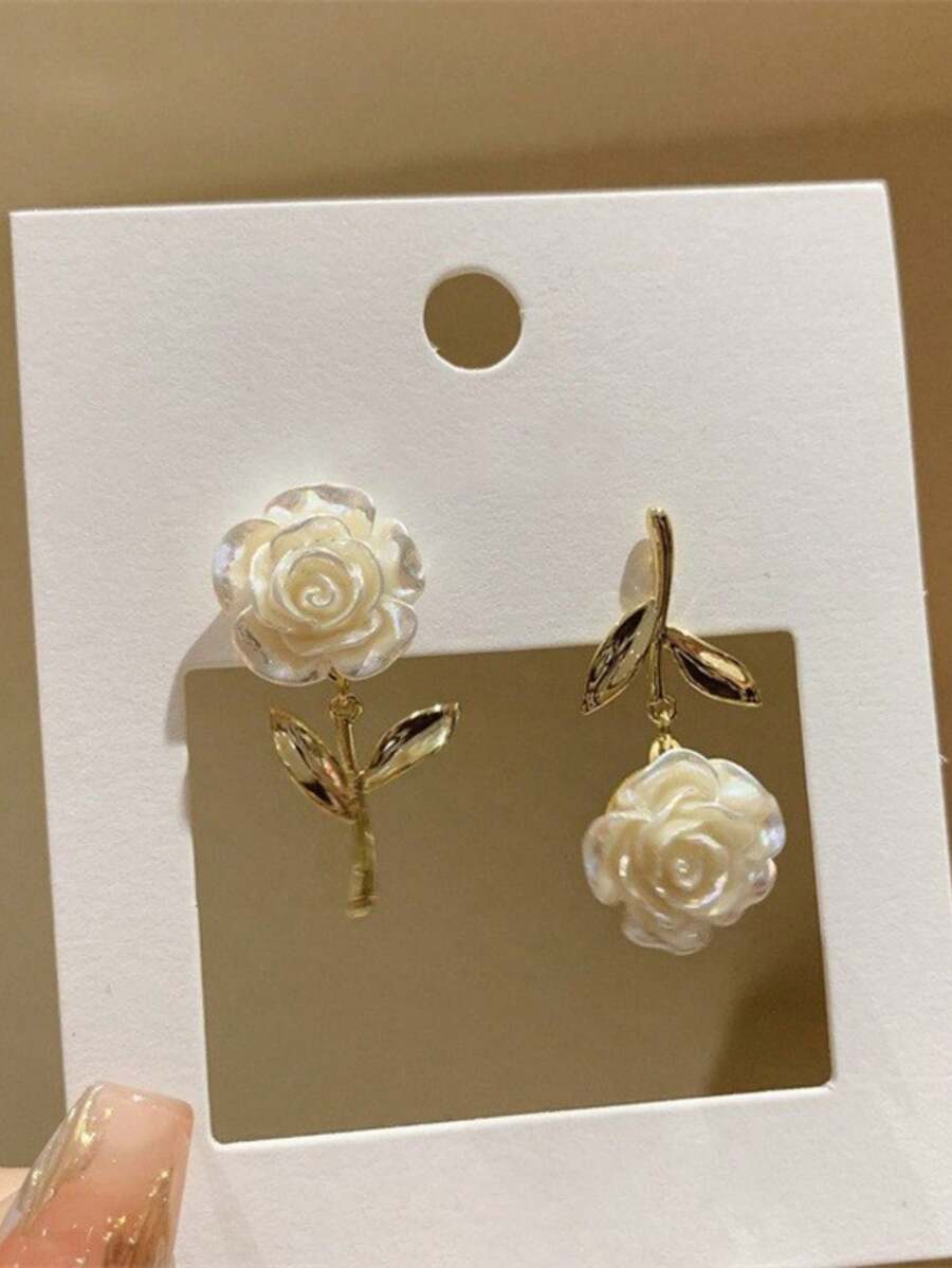 一对精致甜美小众高端优雅时尚百搭不对称玫瑰花耳环，适合女性日常、节日、约会、婚礼等场合佩戴。 - 玫瑰花 - 查看 1