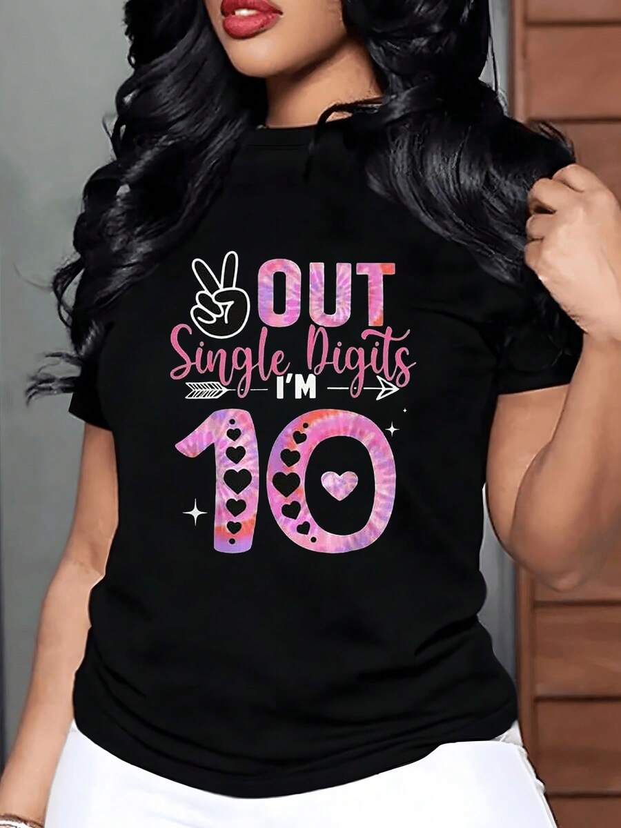 Símbolo de paz acompañado de números decorados con corazones en tonos rosados que expresan alegría y energía para celebrar el crecimiento personal camiseta de mujer blanca cómoda 220g casual moderna - Negro - Ver 1
