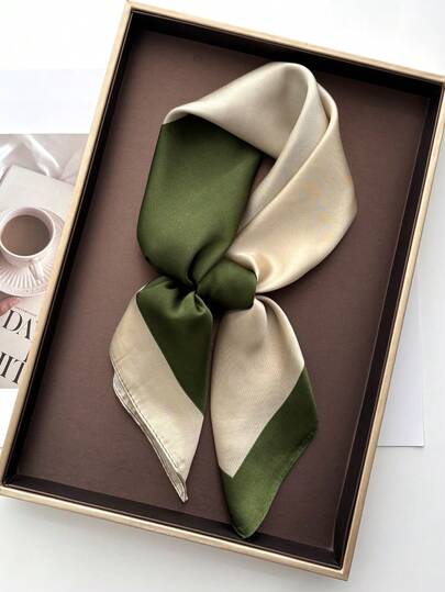 Khăn choàng lụa nữ sang trọng, thanh lịch và thời trang, họa tiết phối màu độc đáo, kích thước 70*70cm, thích hợp sử dụng hàng ngày, là lựa chọn tuyệt vời để làm quà tặng.