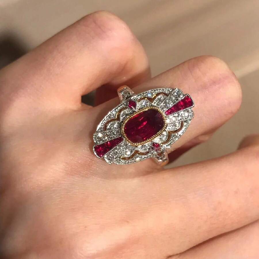 Women's Oversized Bicolor Inlaid Red Oval Zirconia Ring - Red - View 1