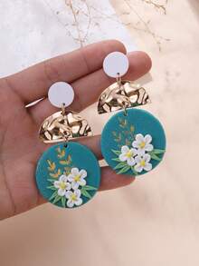 一对手工制作的软陶彩色3D花卉图案自然主义耳环，时尚独特，适合派对、日常佩戴和作为礼物。 - 孔綠 - 查看 6
