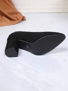 Tacones altos de punta fina con slip-on para mujer, zapatos versátiles para uso casual/trabajo, ante negro - Negro - Ver 2