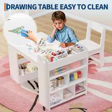 Mesa de arte para Niños ( Certificada), mesa grande de manualidades con 2 sillas, escritorio multifuncional con estantes para habitación infantil, jardín de infancia, sala de juegos y escuela - Blanco - Ver 1