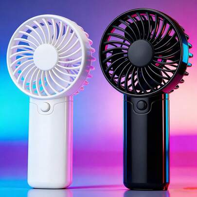 1个便携式风扇（电池需另购）。迷你便携式风扇，手持风扇，电池供电风扇，小型桌面风扇。非常适合旅行、日常通勤、办公室、海滩、夏季必备、派对/活动礼品（需要两节AAA电池）。
