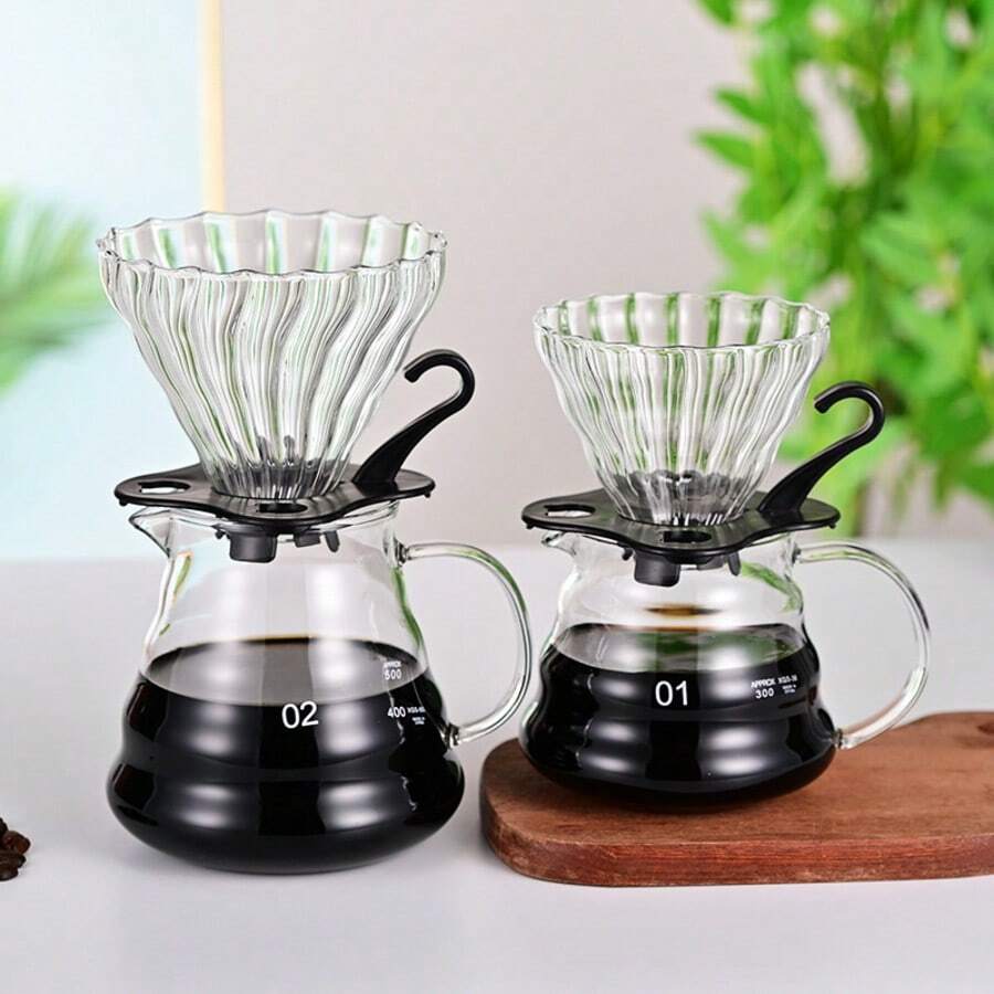 A Glass Coffee Maker Set, Including A Drip Coffee Maker With A Funnel And Drip Filter. It's A Sharing Pot With A Coffee Filter. A Home Pour-Over Coffee Maker Set. Made Of Borosilicate Glass In The Shape Of A Cloud.