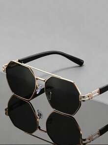 一副男士光滑金色不对称时尚眼镜，金属材质，防晒，酷炫都市风格，日常通勤款 - 彩色 - 查看 3