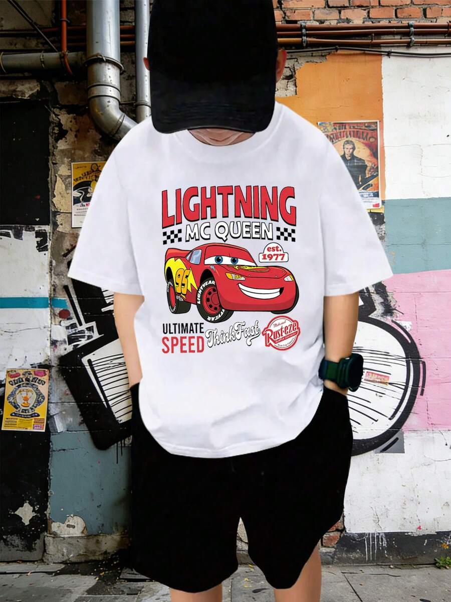 Disney Cars MaterChief, Paired With "ULTIMATE SPEED" And Vintage Checkered Elements, Is A Must-Have For Racing Fans Print Pattern Summer Tops,Short-Sleeved Casual And Cute Style  Children's Clothing Design, Boy Clothes For Kids ,Ropa Para Niños,Boy Clothes For Kids,Graphic Tee, Summer Clothes,Perfect For Cool Boy. Comfortable And Breathable Children's Short-Sleeved T-Shirt. Comfortable And Casual Wear All Year Round 180g Pure Cotton Children's Clothes,Comfortable & Lightweight, Iconic Print For Mix-And-Match Outfits,Suitable For Both Boys And Girls. - 白色 - 查看 1
