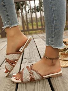 女士简约夏季编织交叉绑带拖鞋，新款金属扣平底凉鞋，百搭沙滩凉鞋 - 棕色 - 查看 6